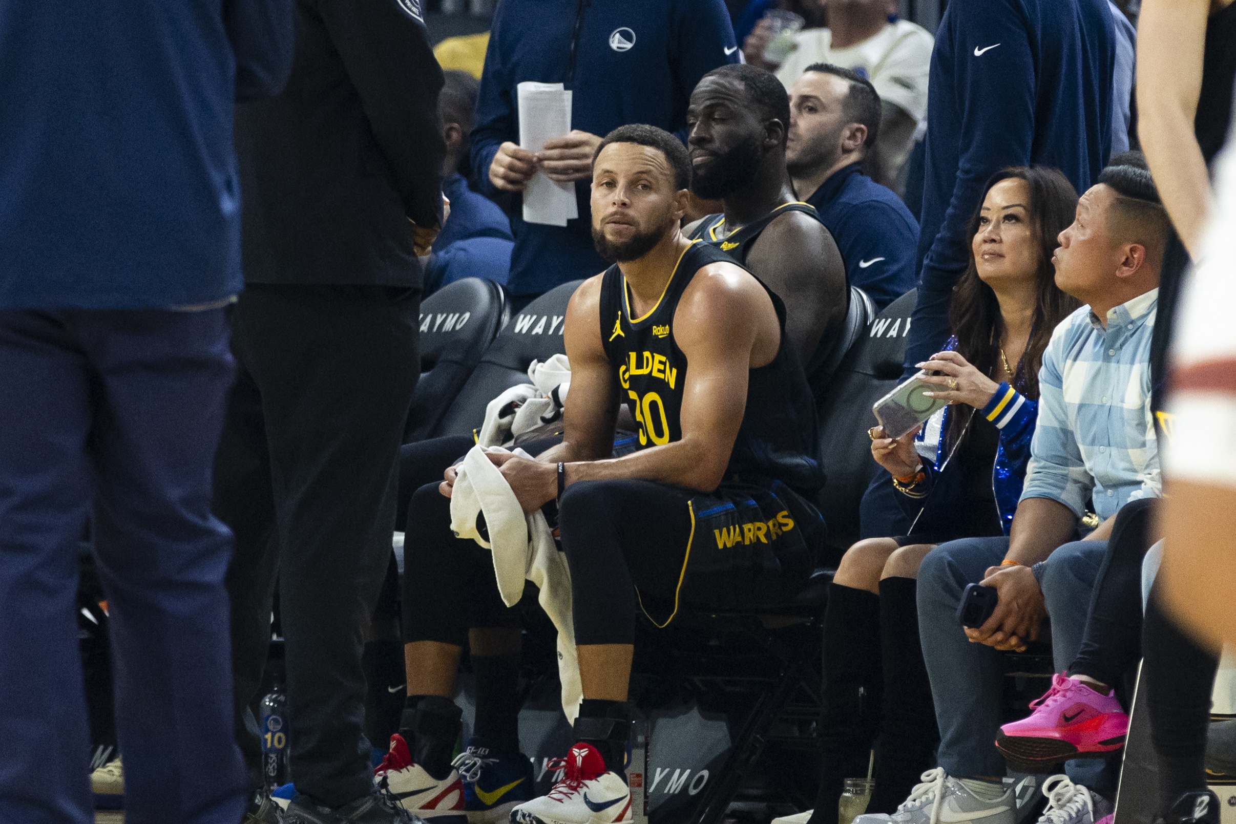 联盟连胜格局：雷霆16连胜居首 湖人8连胜延续中 老鹰11连胜遭火箭终结