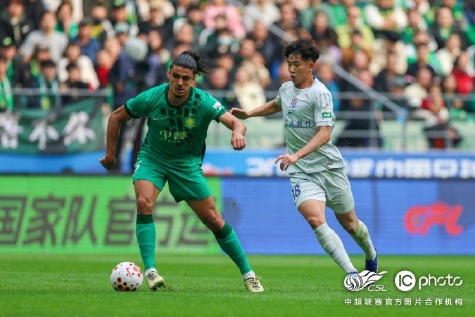 京沪德比1-1收场 陈晋一任意球救主 米内罗拉伤退场