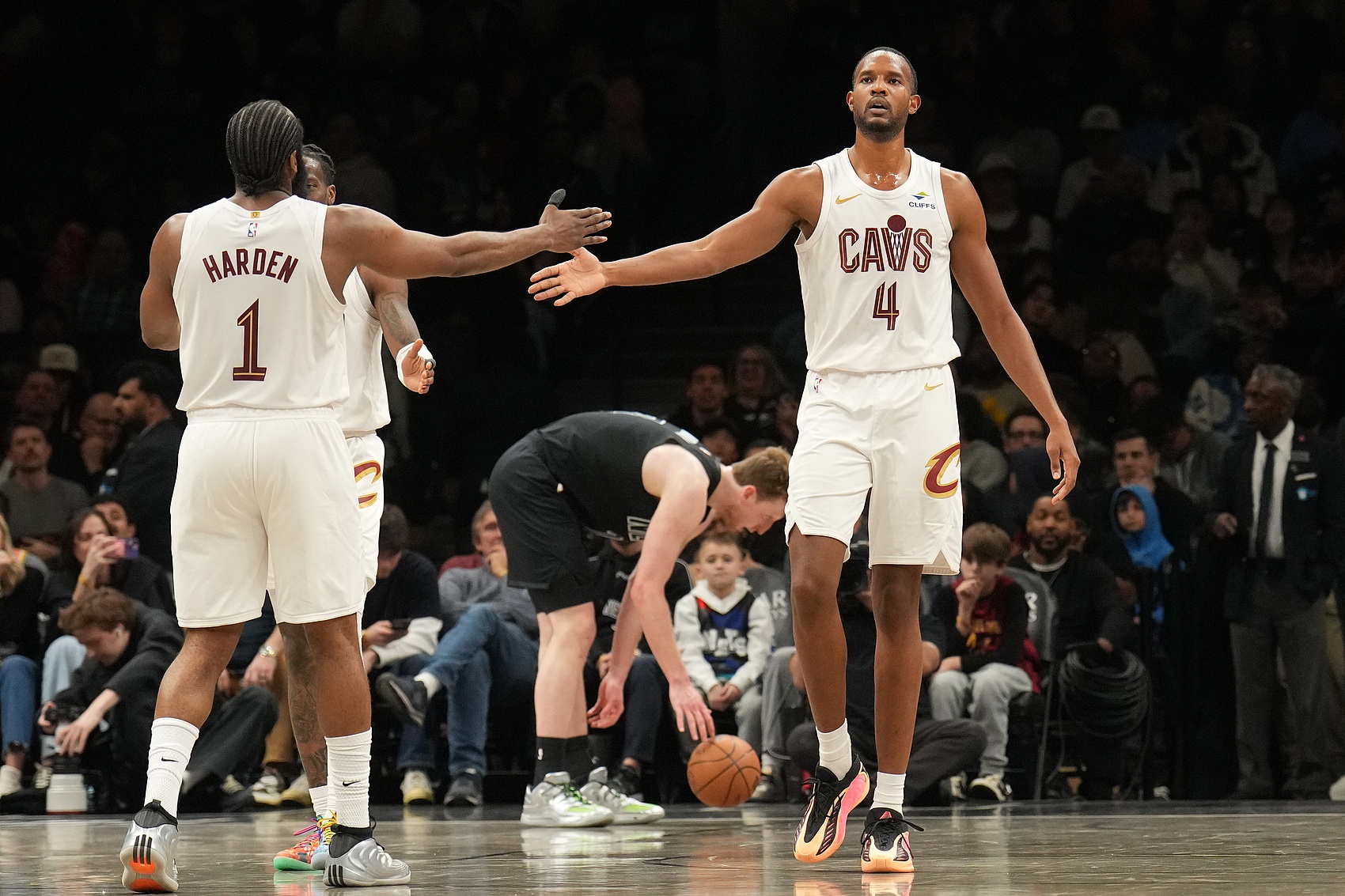 雷霆20分大胜奇才取11连胜 亚历山大连续130场20+