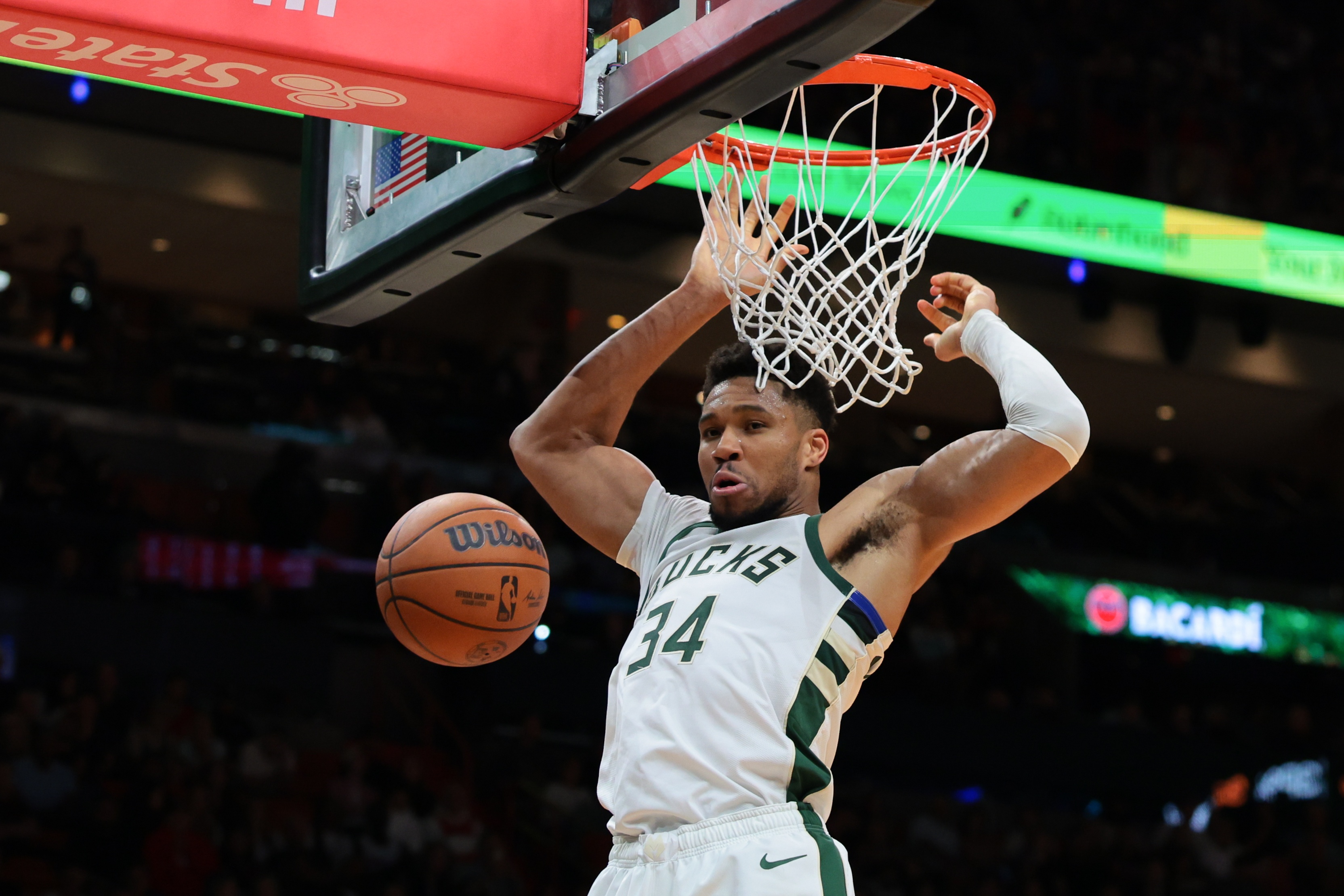 追梦解析雄鹿困局 字母哥拒休战与球队战略存分歧