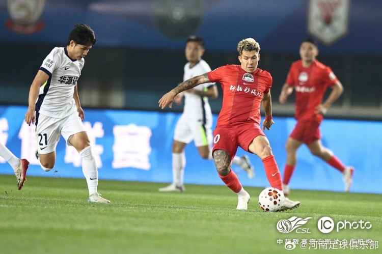 河南主场角球战术奏效 古斯塔沃破门难阻三镇客场取分