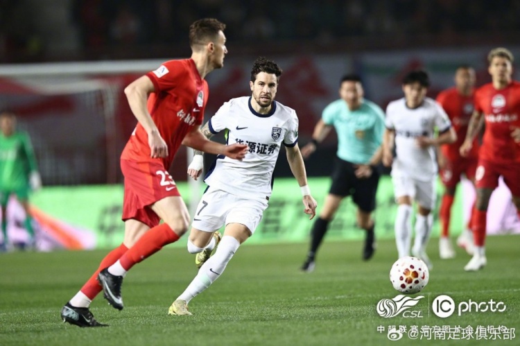河南主场角球战术奏效 古斯塔沃破门难阻三镇客场取分