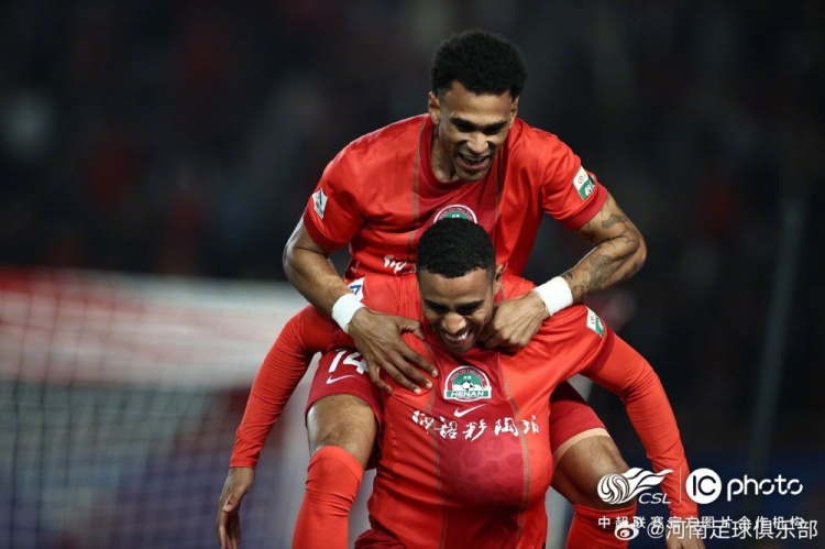 河南主场角球战术奏效 古斯塔沃破门难阻三镇客场取分