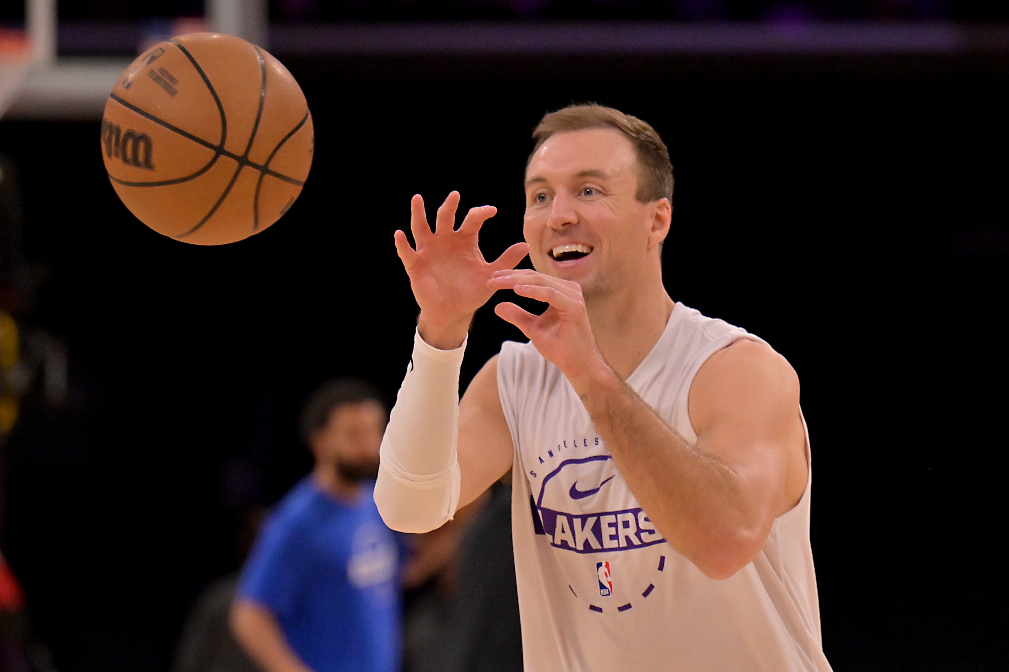 肯纳德大空位三分绝杀魔术 赛后称球队签下自己自有原因