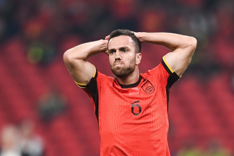 国足临战折损两将 紧急补招李镇全李扬赴澳 国足临战折损两将 紧急补招李镇全李扬赴澳