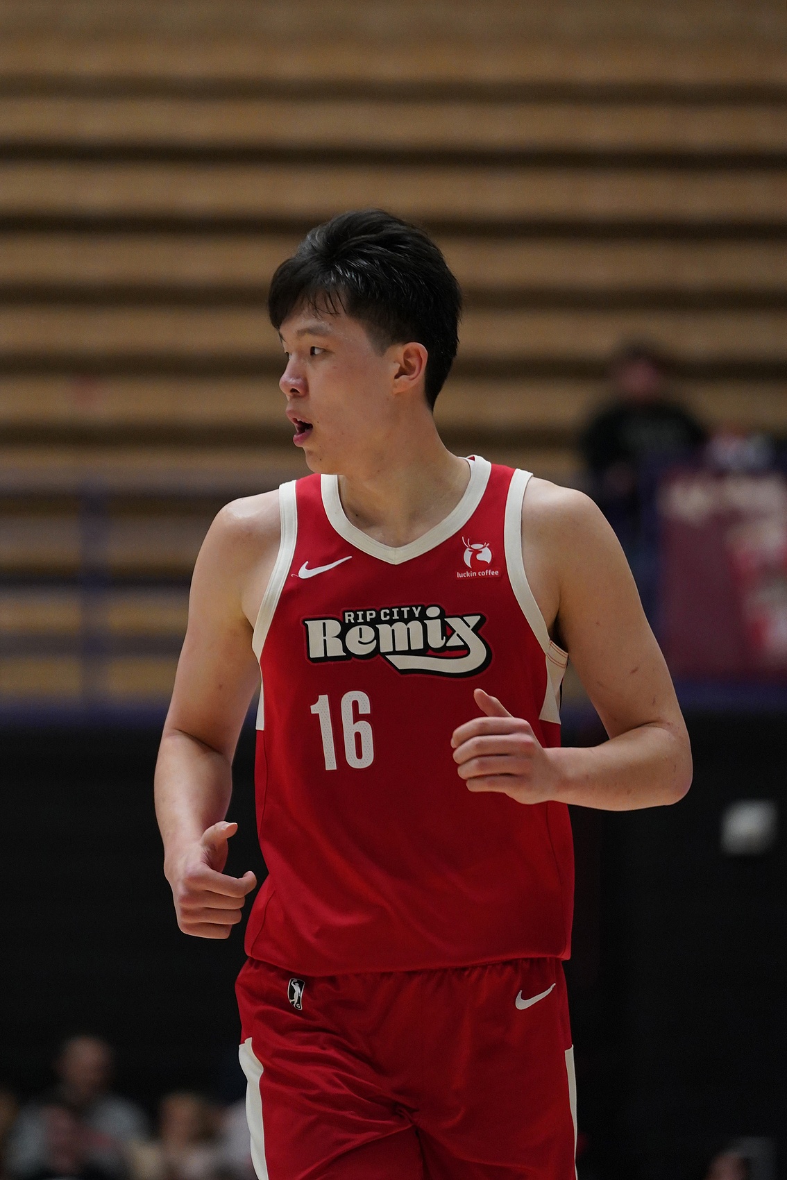 杨瀚森31分钟14+11+3帽零失误 防守端表现较前战提升