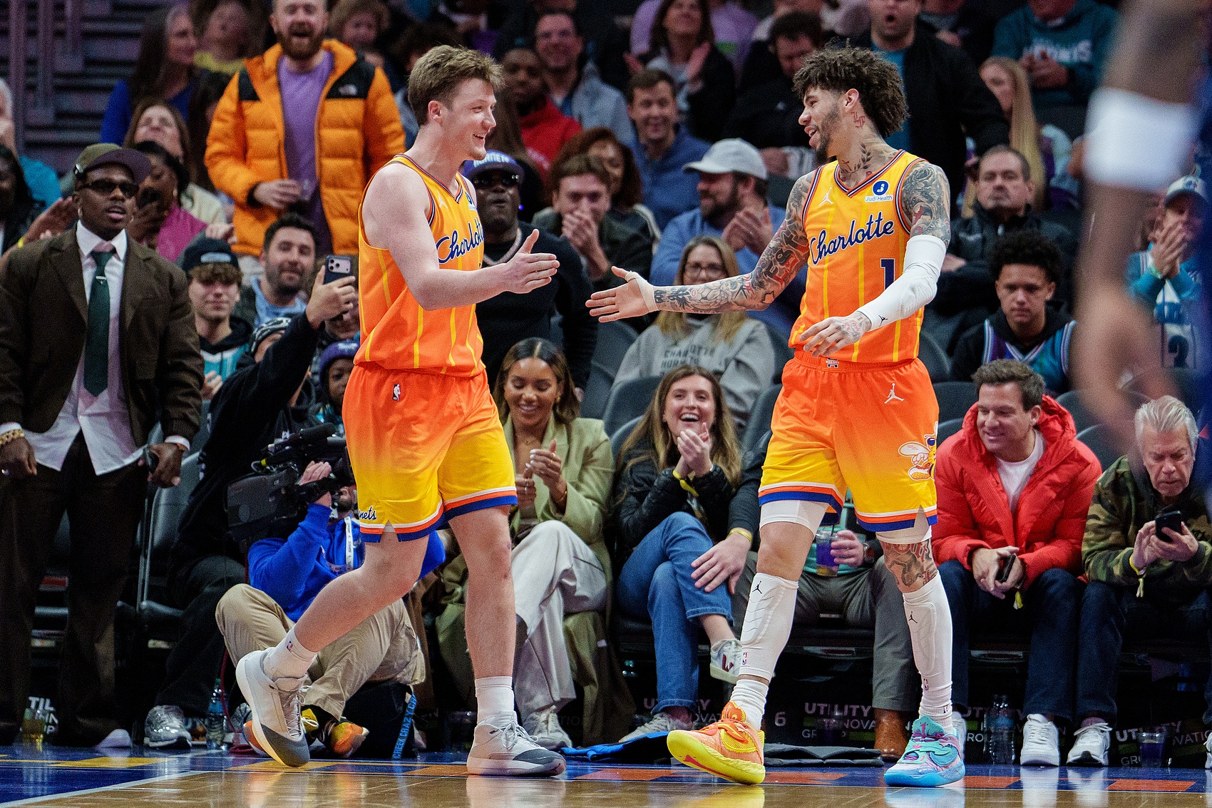 NBA前瞻:雷霆冲击九连胜,骑士雄鹿内线博弈,森林狼太阳卡位战一触即发