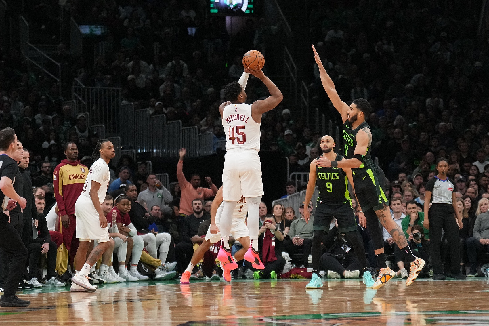 前瞻:绿军塔图姆回归士气如虹,湖人主场难挡尼克斯铁蹄 前瞻:绿军塔图姆回归士气如虹,湖人主场难挡尼克斯铁蹄