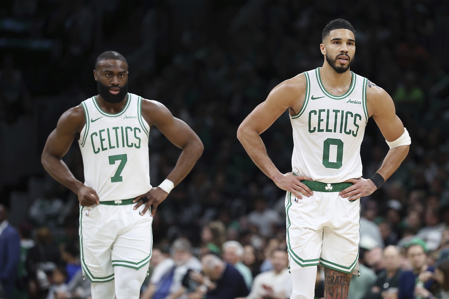 NBA前瞻:塔图姆复出绿军欲止颓,文班亚马率马刺迎战快船,湖人主场誓擒步行者 NBA前瞻:塔图姆复出绿军欲止颓,文班亚马率马刺迎战快船,湖人主场誓擒步行者