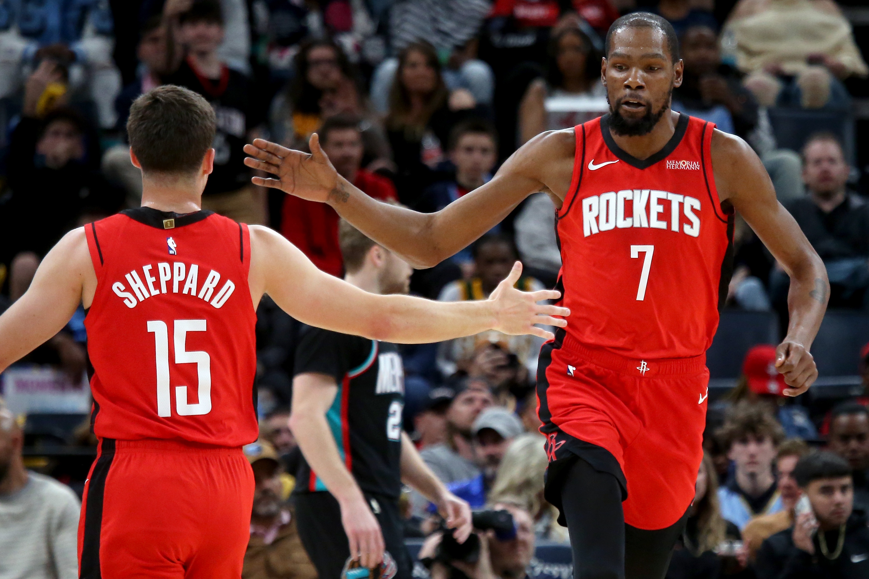 步行者vs公牛比分预测：连败颓势与伤病名单深度解析